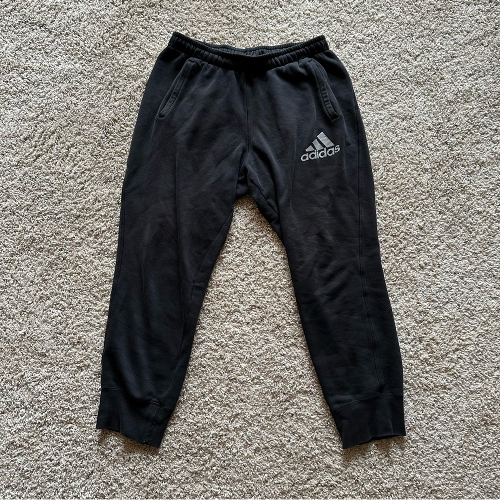 Adidas sweat banks